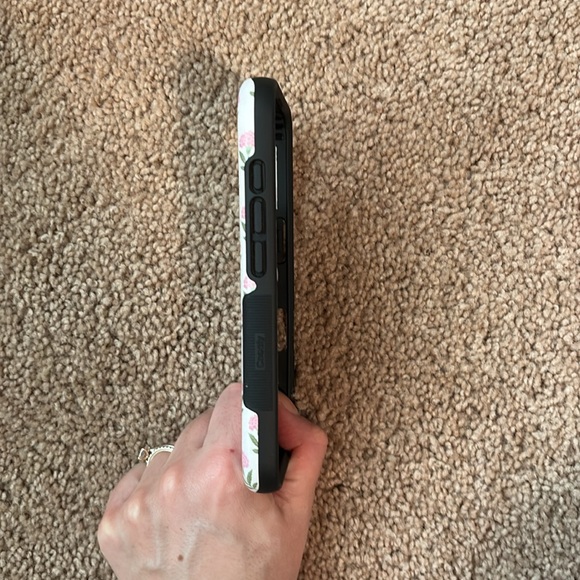 Casely iPhone 16 Case - Picture 4 of 6